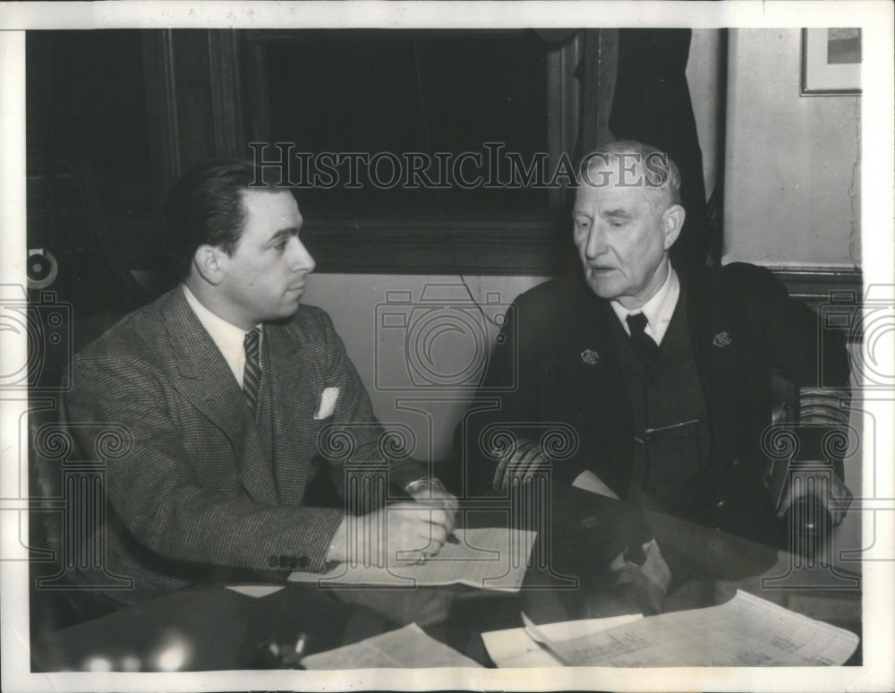 1935 District attorney Sylvester questions - Historic Images