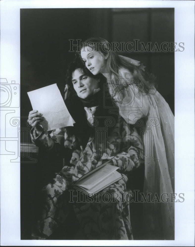1996, Billy Crudup and Jennifer Dundas - RRU00907 - Historic Images