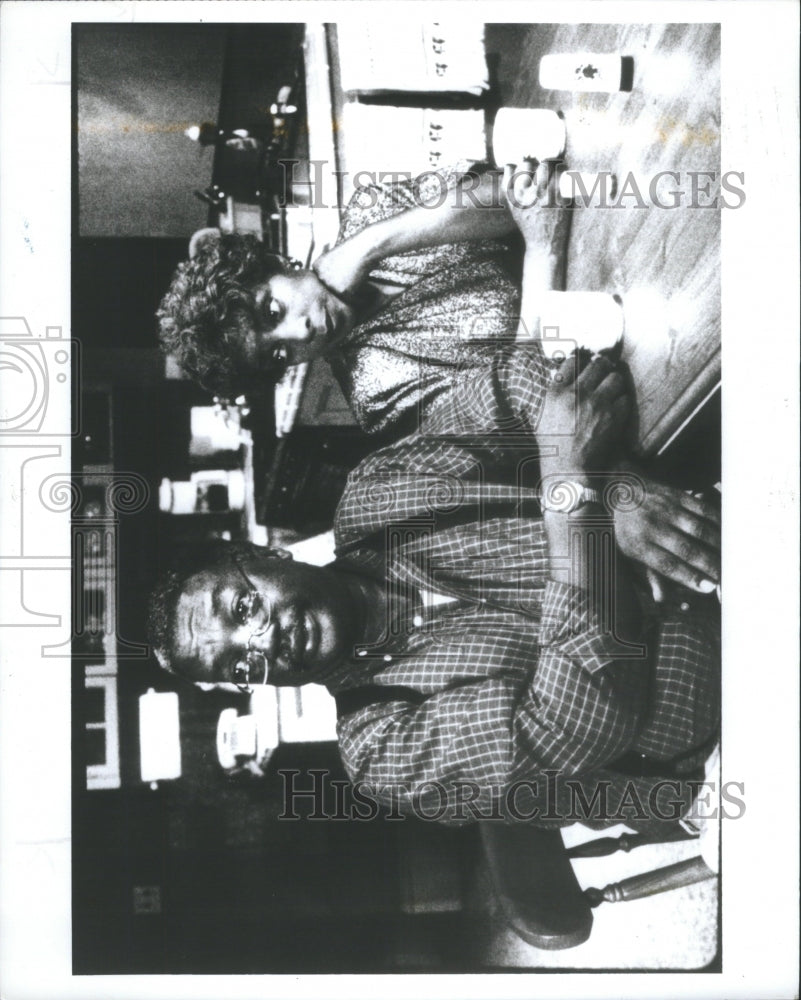 1988, Paul Winfield and Ruby Dee&quot;Checkmates&quot; - RRU00997 - Historic Images