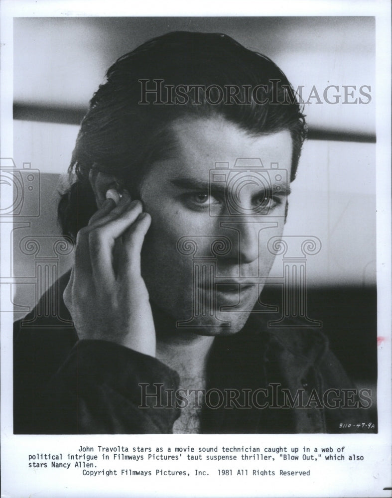 1981 Press Photo John Travolta Blow sound technician - Historic Images