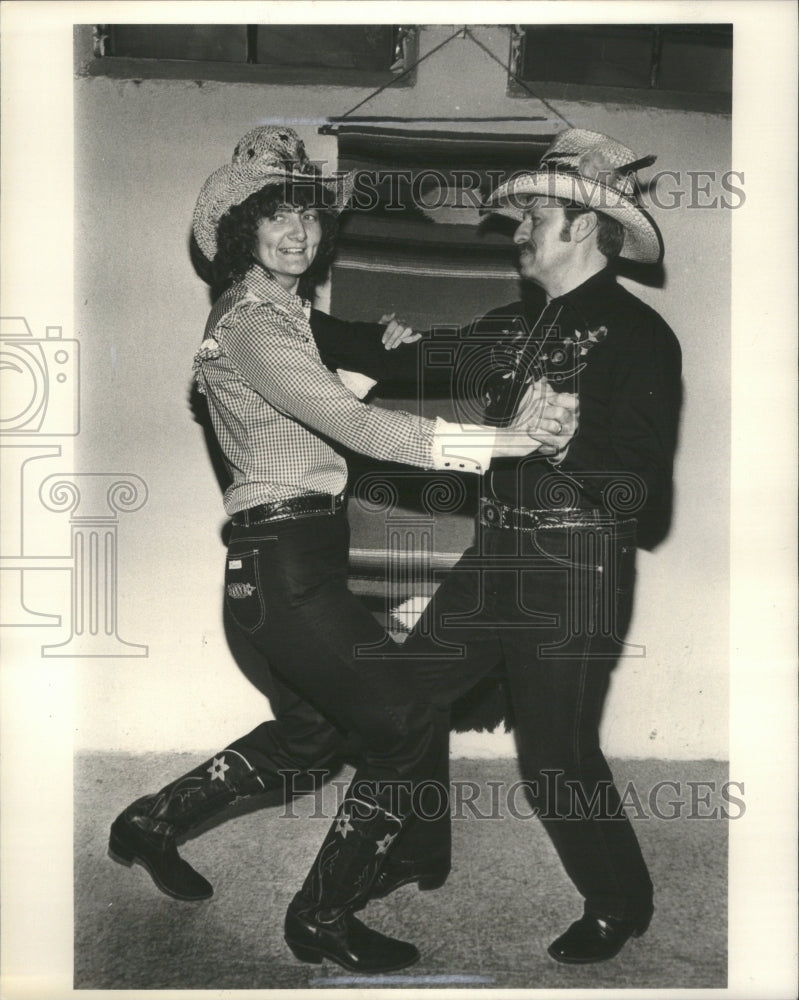 1985, Bob Travia - dancer - RRU01573 - Historic Images