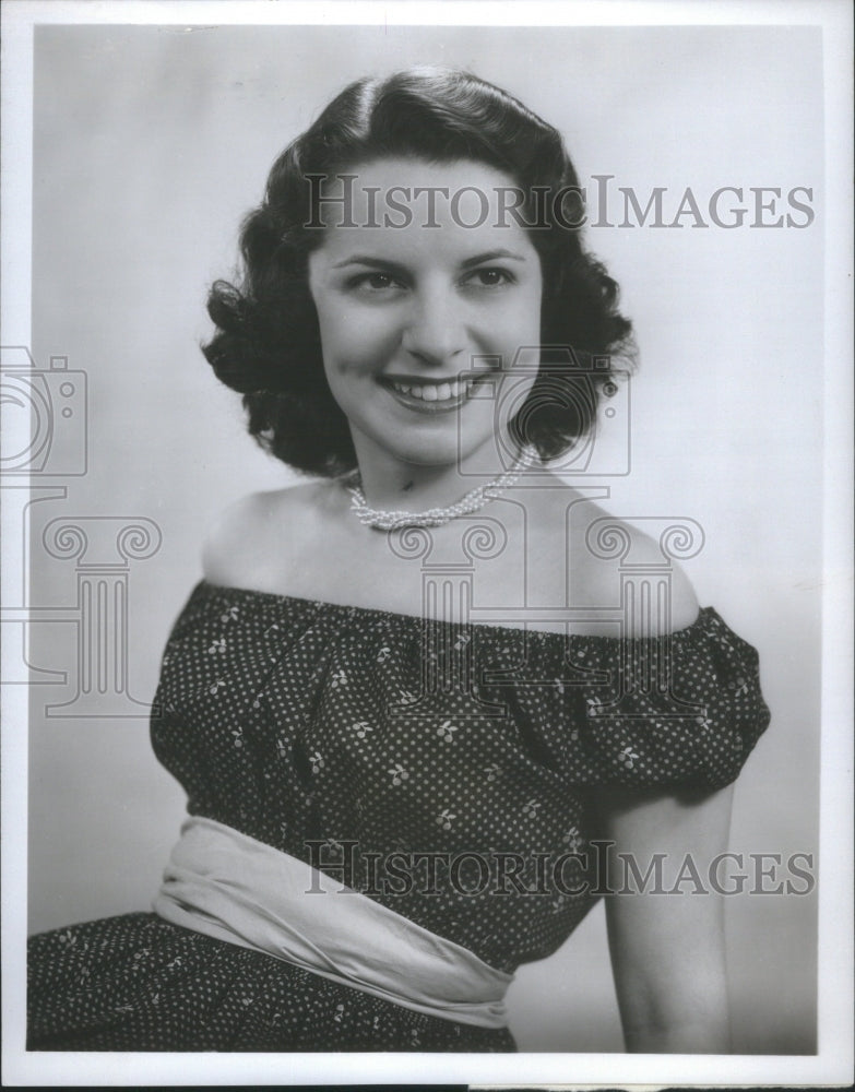 1950 Press Photo Sybil Trent Martin Kane Private Eye - RRU01799 - Historic Images