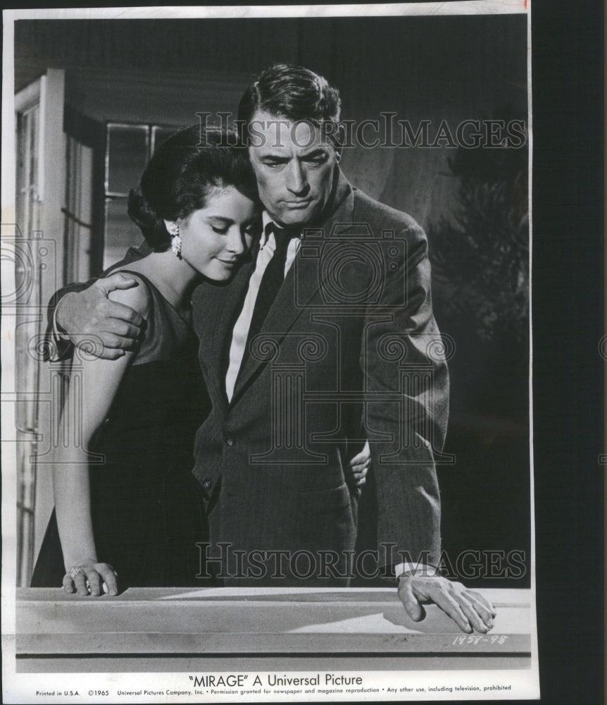 1965 Actors Gregory Peck &amp; Diane Baker - Historic Images