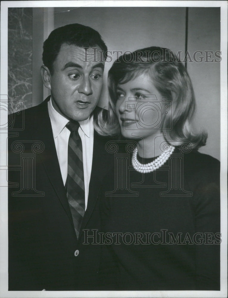 1961, Bill Dana courts Hilda, CBS-TV show - RRU03295 - Historic Images