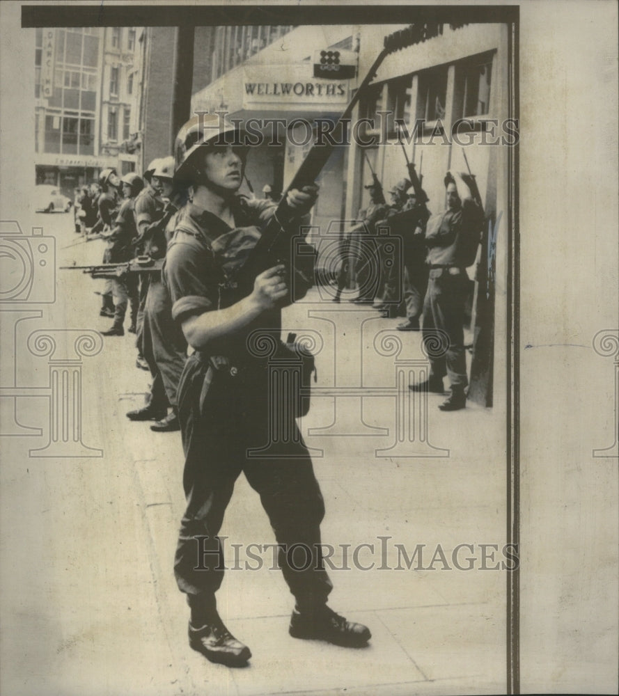 1969, British Soldiers Patrol Ireland Street - RRU04475 - Historic Images