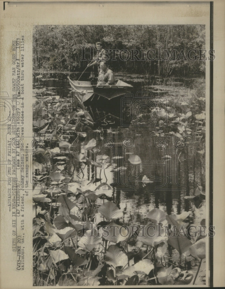 1973 Press Photo Johney Selden and Bud Owens in a boat - Historic Images