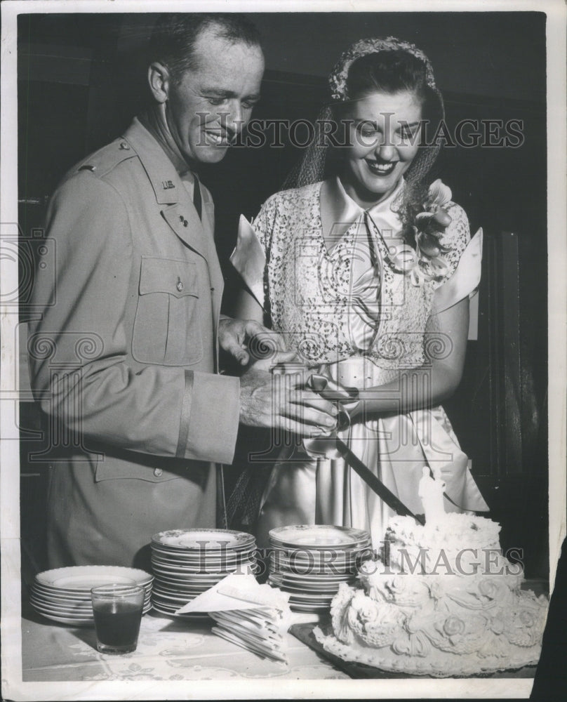 1950 Military Man Wedding Cutting Cake - Historic Images