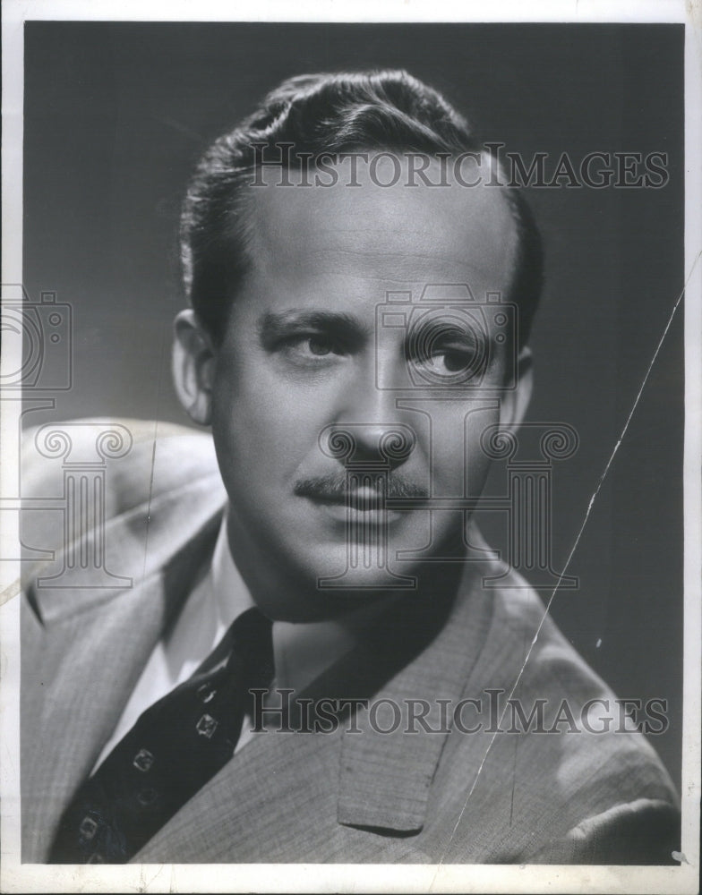 1946 Press Photo Dwight Weist Movie Actor Announcer - RRU05187 - Historic Images