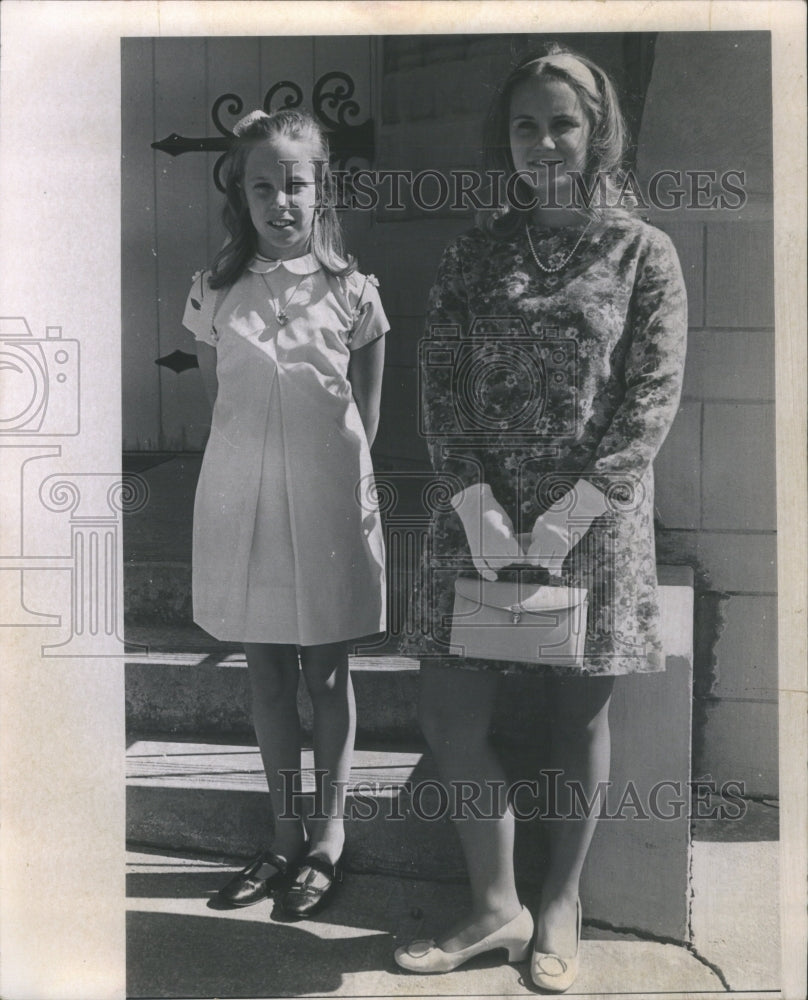 1969 Press Photo Junior Attends Wedding Laurie Davis - Historic Images