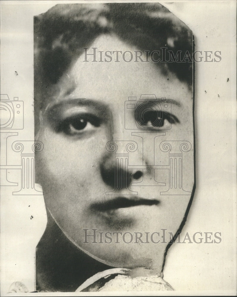 1919 Press Photo Mrs Mils H Piper Muskegon Show Paper - RRU06241 - Historic Images