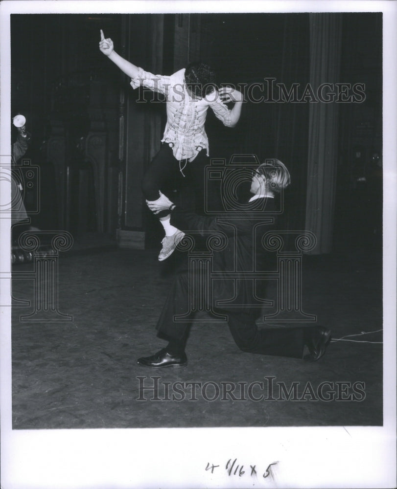 1963 Press Photo Acts Theater Ansley Groundsmen Show - Historic Images