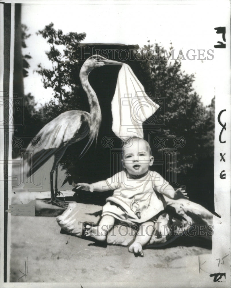 1938 Press Photo Baby Completely Brand Teething Ring - RRU06861 - Historic Images