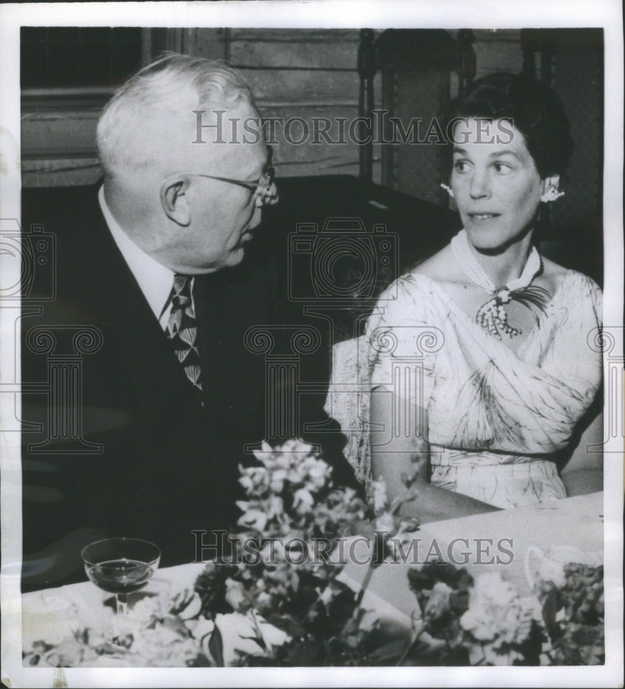 1955 Press Photo warren justice estelle bernadotte - Historic Images