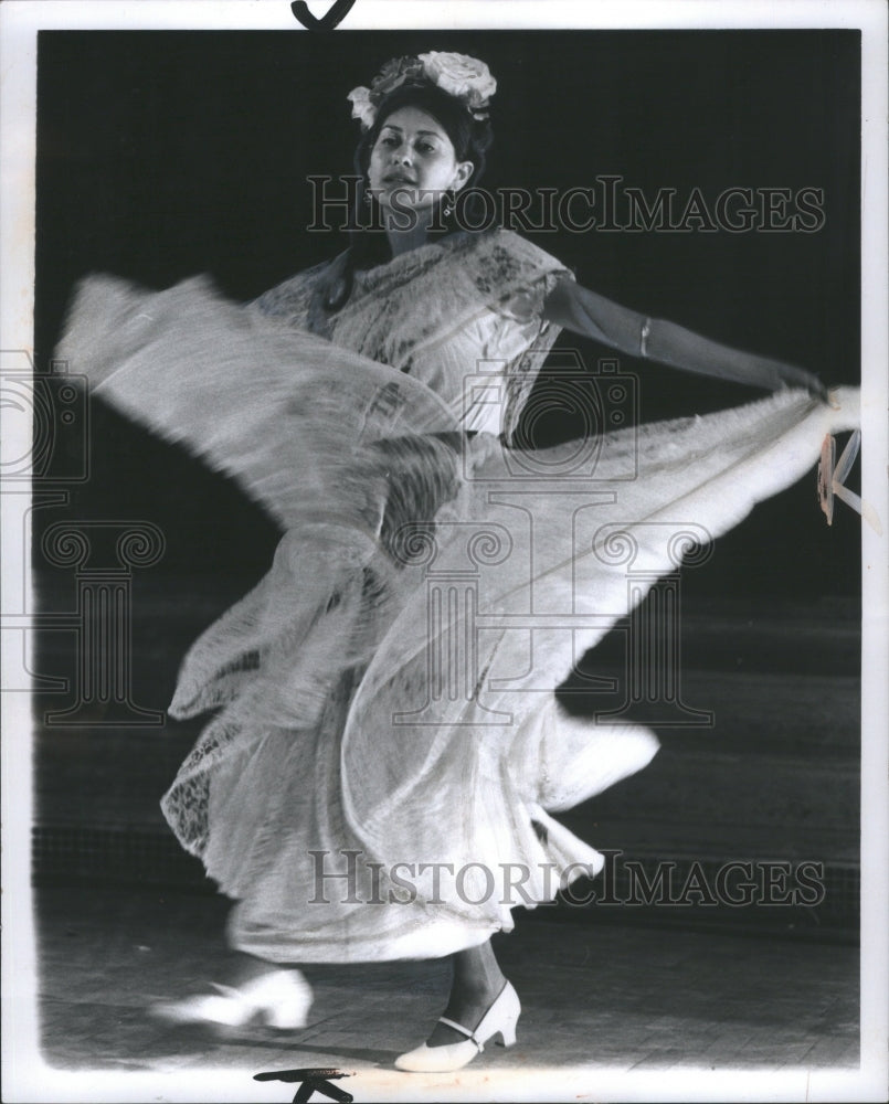 1971 Press Photo International Institute Rosalinda Reye - RRU07753 - Historic Images