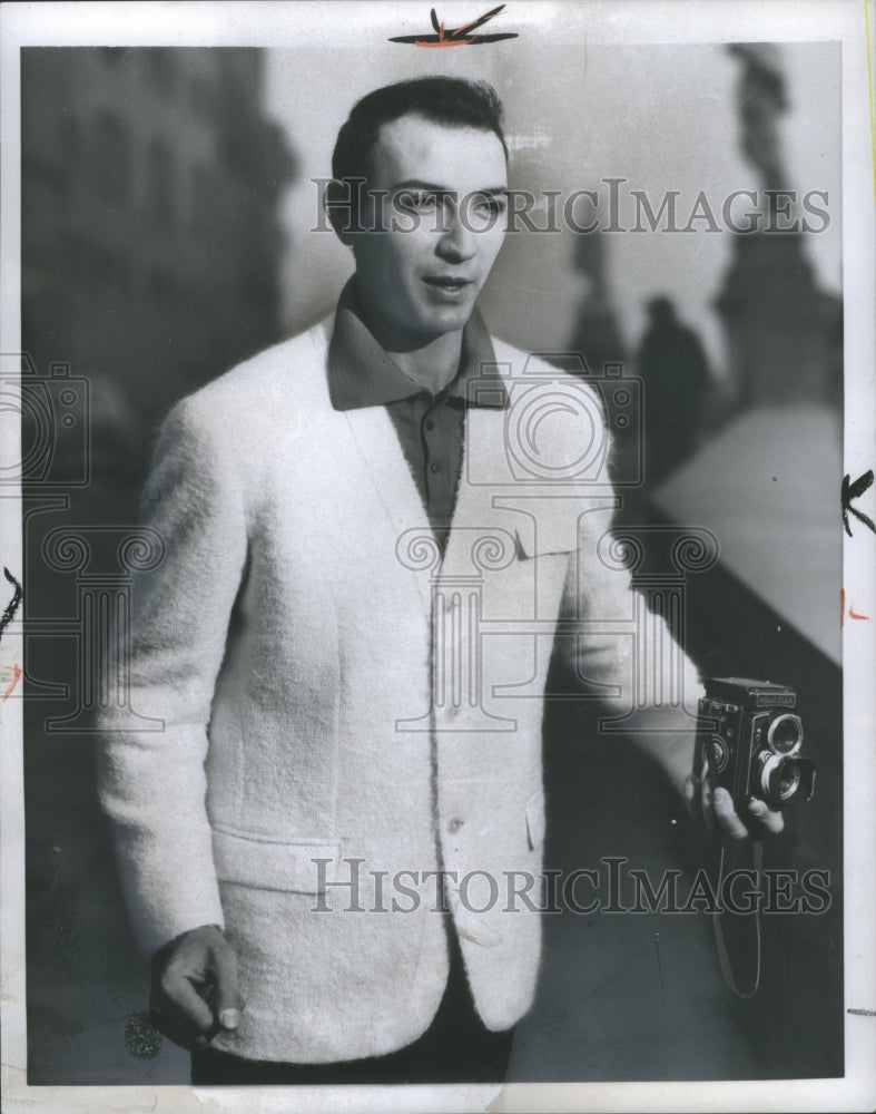 1959 Press Photo Man wearing Juster white sportjacket - Historic Images