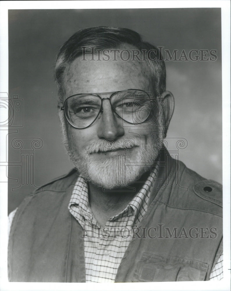 1994 Press Photo Portrait Of Author Patrick McManus - Historic Images