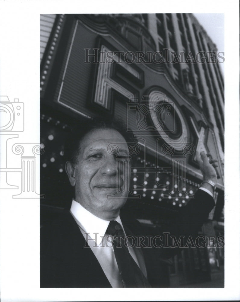 1992 Press Photo Mike Illitch Look A Like At The Fox - RRU08253 - Historic Images