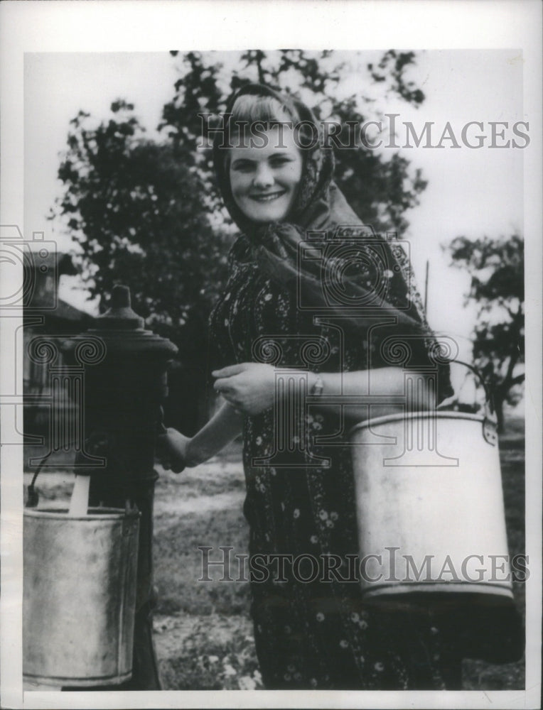 1948 Rural Doctor Russia Chores - Historic Images