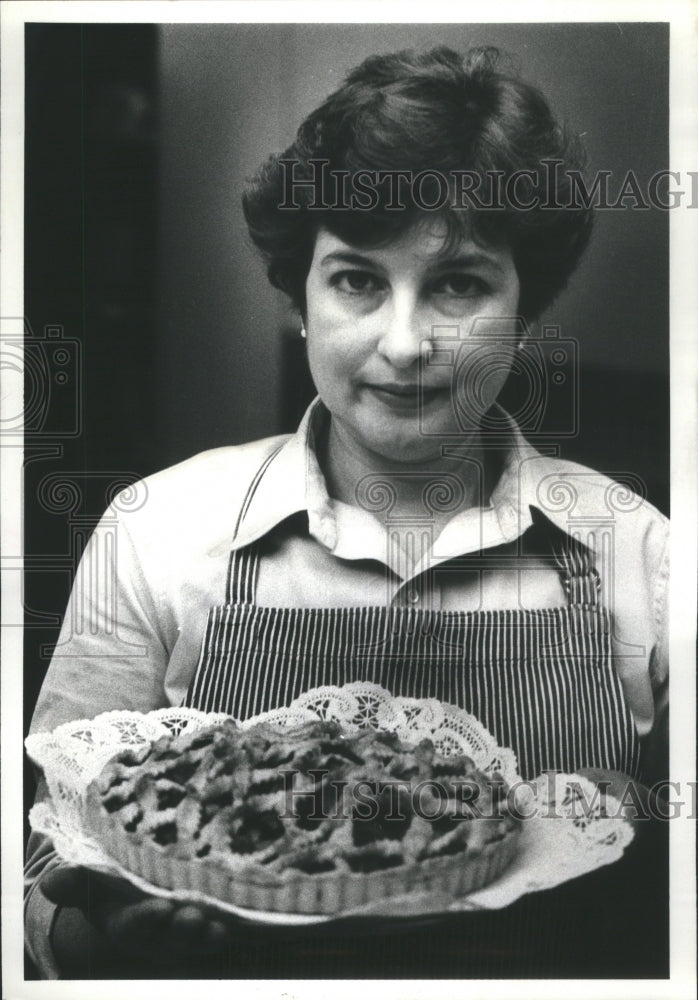 1980, Jolene Worthington Rhubarb Dessert - RRU09665 - Historic Images