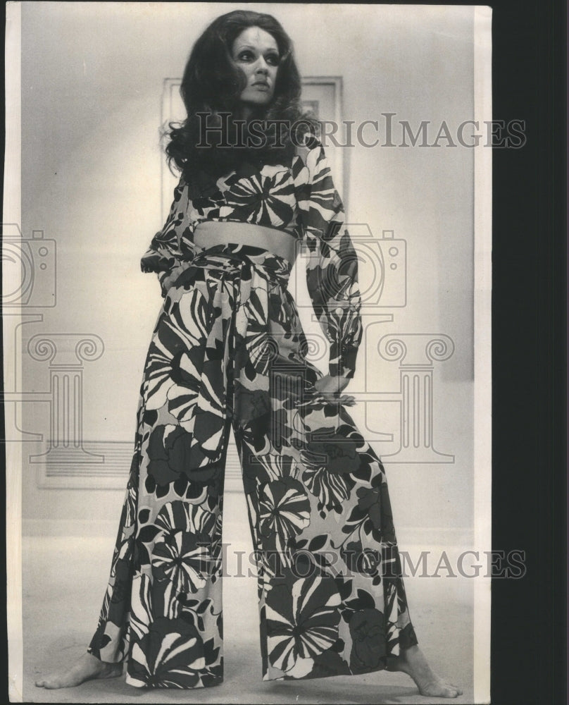 1969 Pajamas Sharron Harris Soptras Jersey - Historic Images