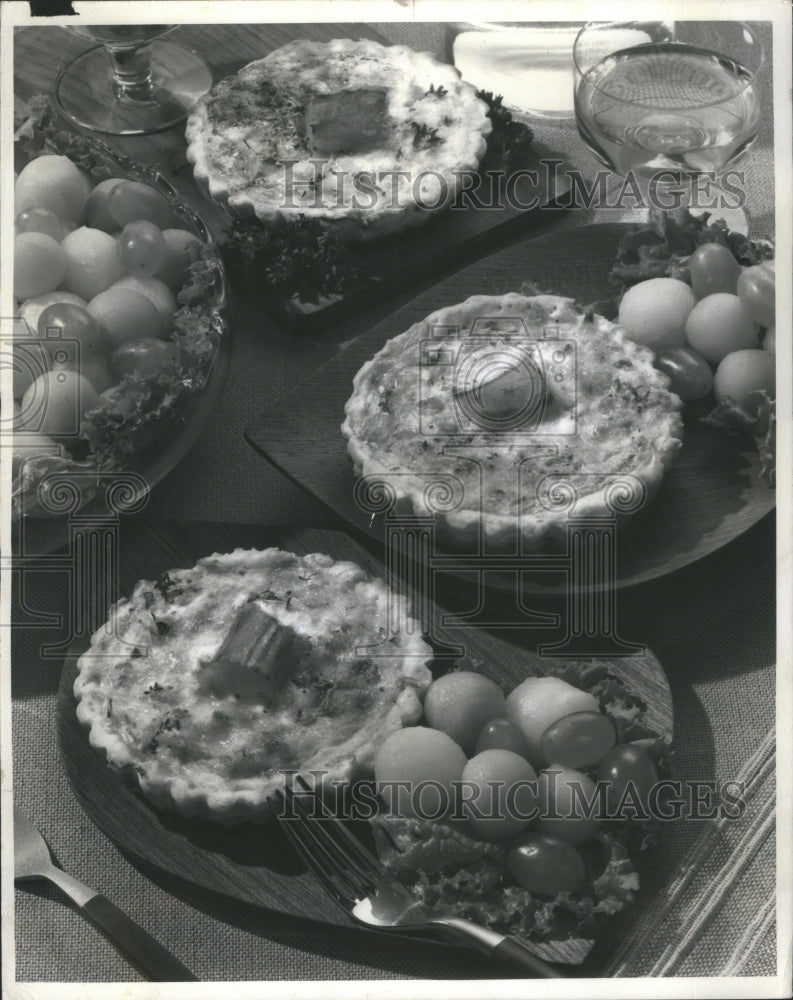 1972 Crabmeat Parsley Onion Cheeses Sapper - Historic Images