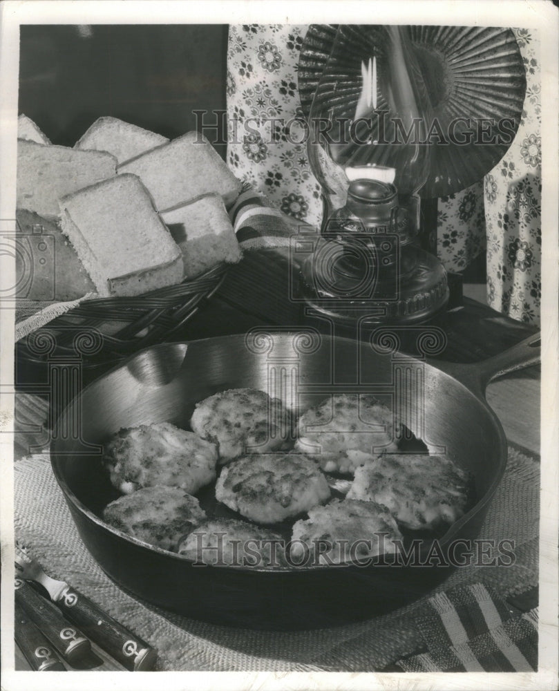 1964 Skillet Maryland Crab Cakes Meat Crisp - Historic Images