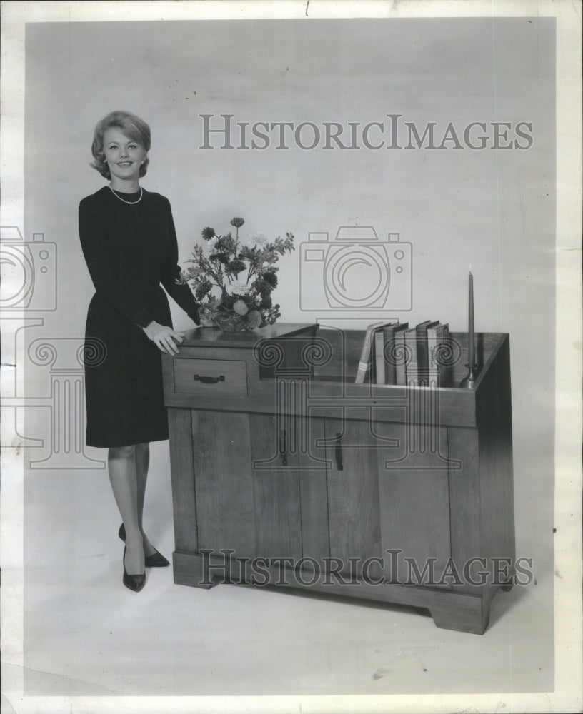 1967 Adjustable shelves add dry sink - Historic Images