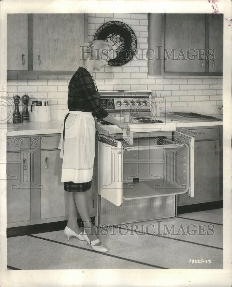 1961  Frigidaire Electric Range Household - Historic Images