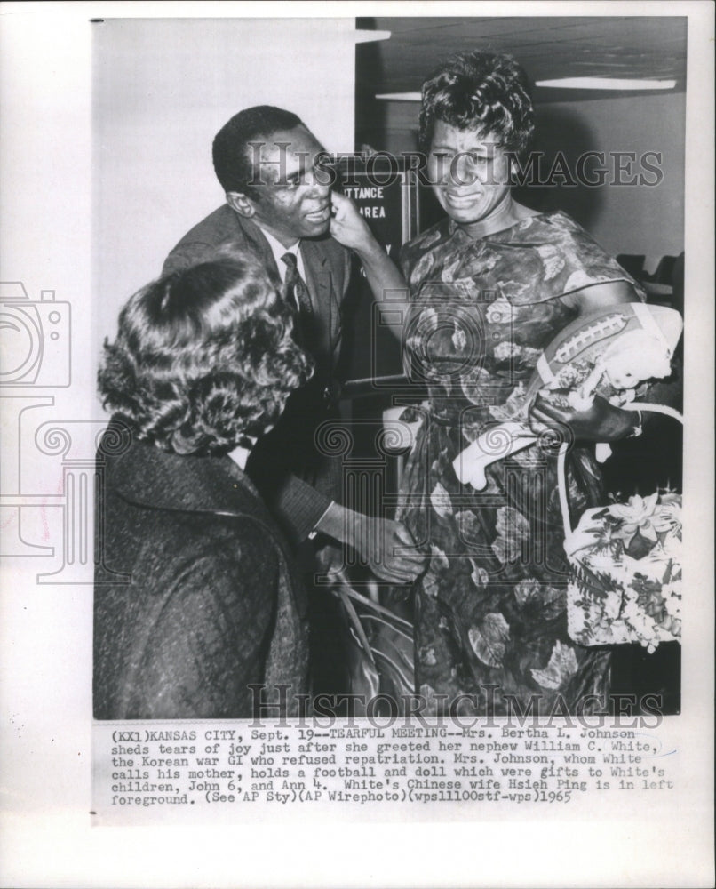 1965 Press Photo Mrs.Bertha L.Johnson sheds tears of jo - Historic Images