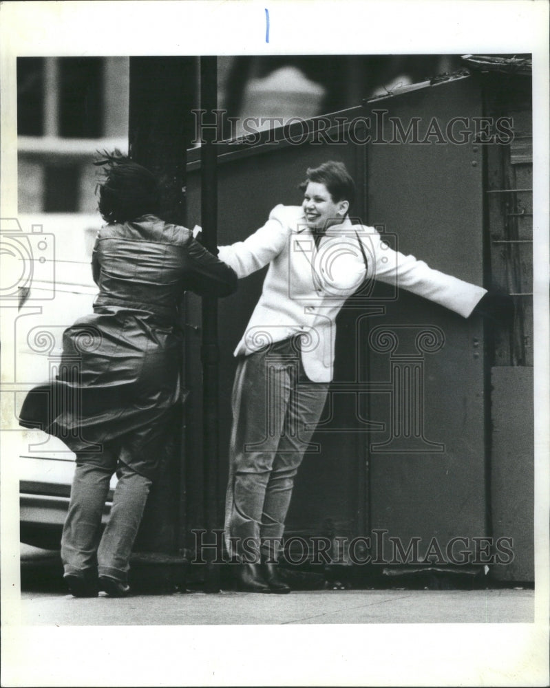 1982, Strong Wind Gusts Chicago Michigan - RRU13489 - Historic Images