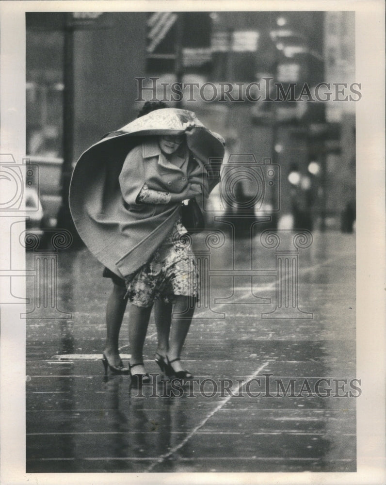 1981, Spring Rains And Wind Hit Chicago - RRU13757 - Historic Images