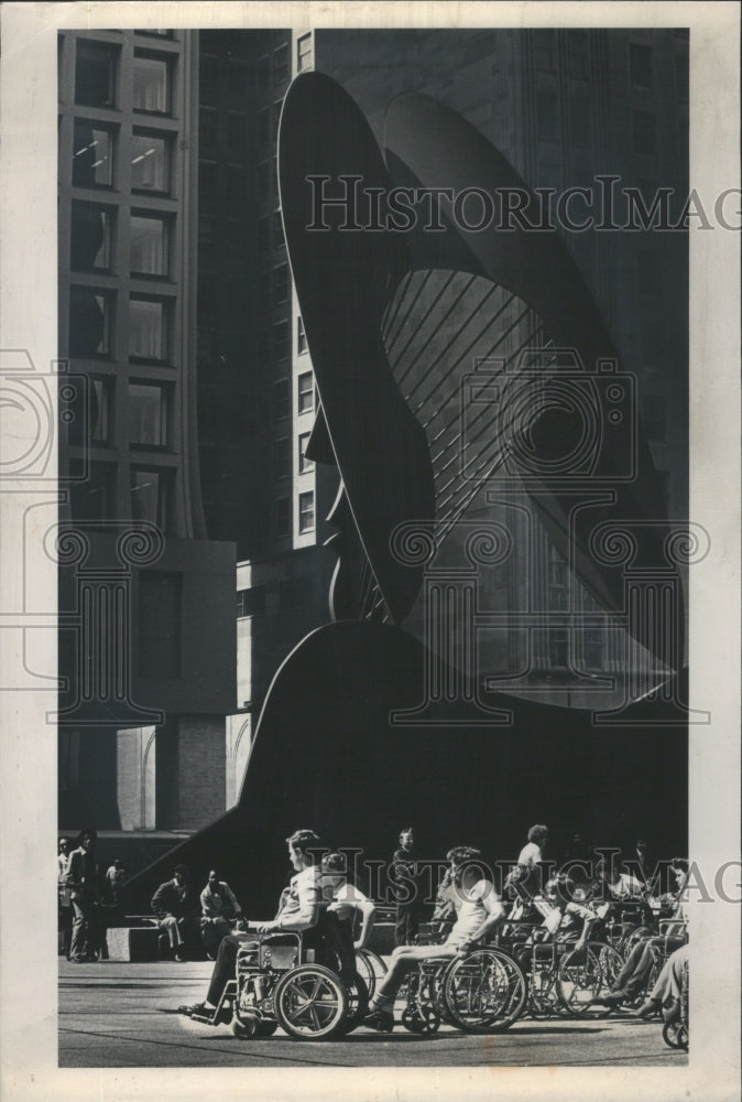 1981 Press Photo Wheelchair Wheelathon Daley Plaza - Historic Images