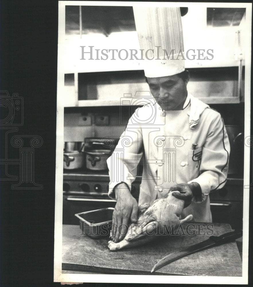 1981, Bong San Su Chef Duck Baking - RRU14093 - Historic Images