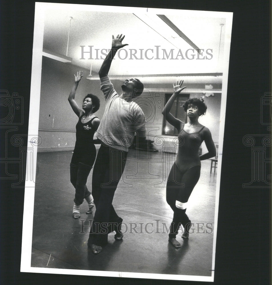 1980 Press Photo New Breed Dance Co Rehearsal Dancers - Historic Images