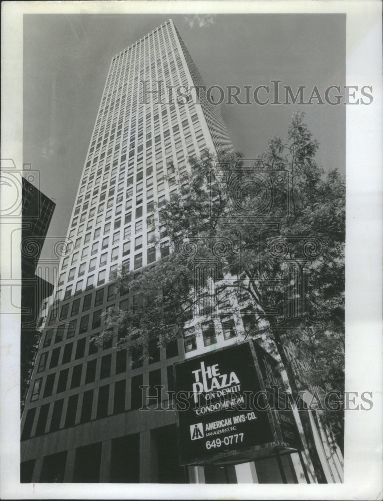 1981 Plaza on Dewitt Chicago - Historic Images