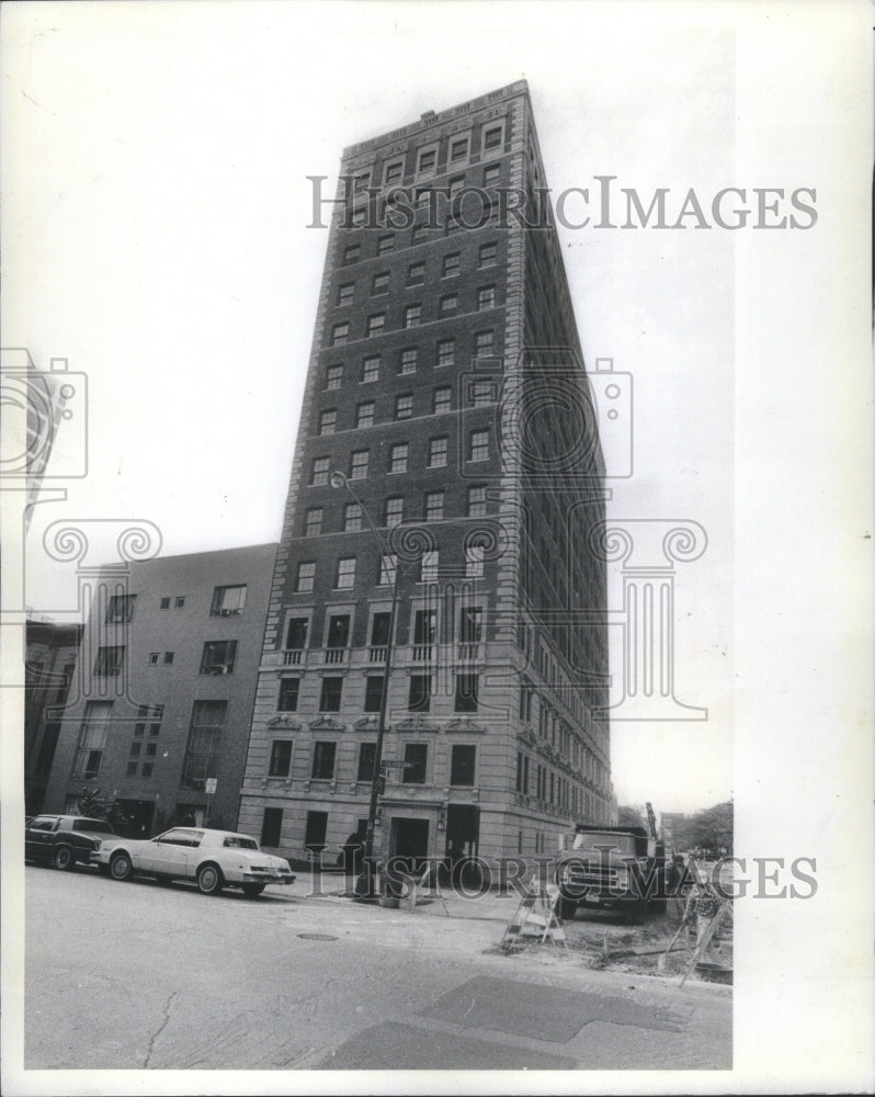 1982 Press Photo Apartment Building Condominiums - RRU15135 - Historic Images