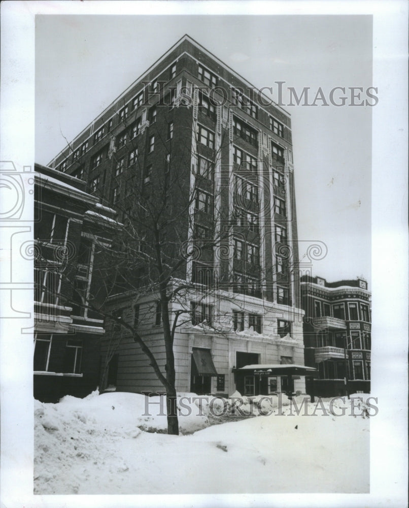 1979 sheridan surf apartments - Historic Images