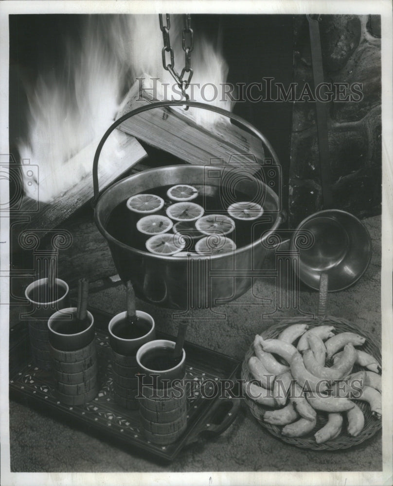 1972, Grape Juice Fire Side Party Hot Spiced - RRU15419 - Historic Images