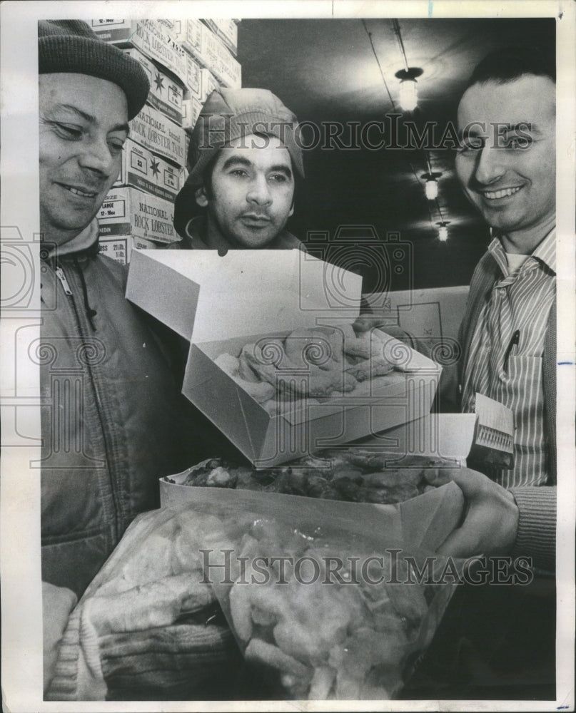 1969 Press Photo Chicago Fish House Carl Mitsakopoules - Historic Images