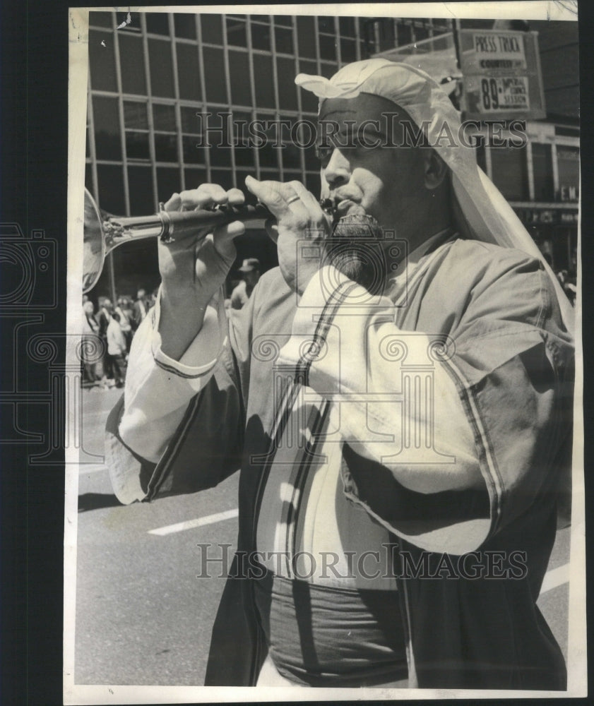 1963 Press Photo Tootler in Shrine Parade from Tebala - RRU15591 - Historic Images