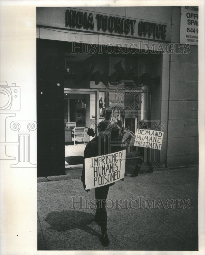 1973 Indian Nationalities Picket - Historic Images