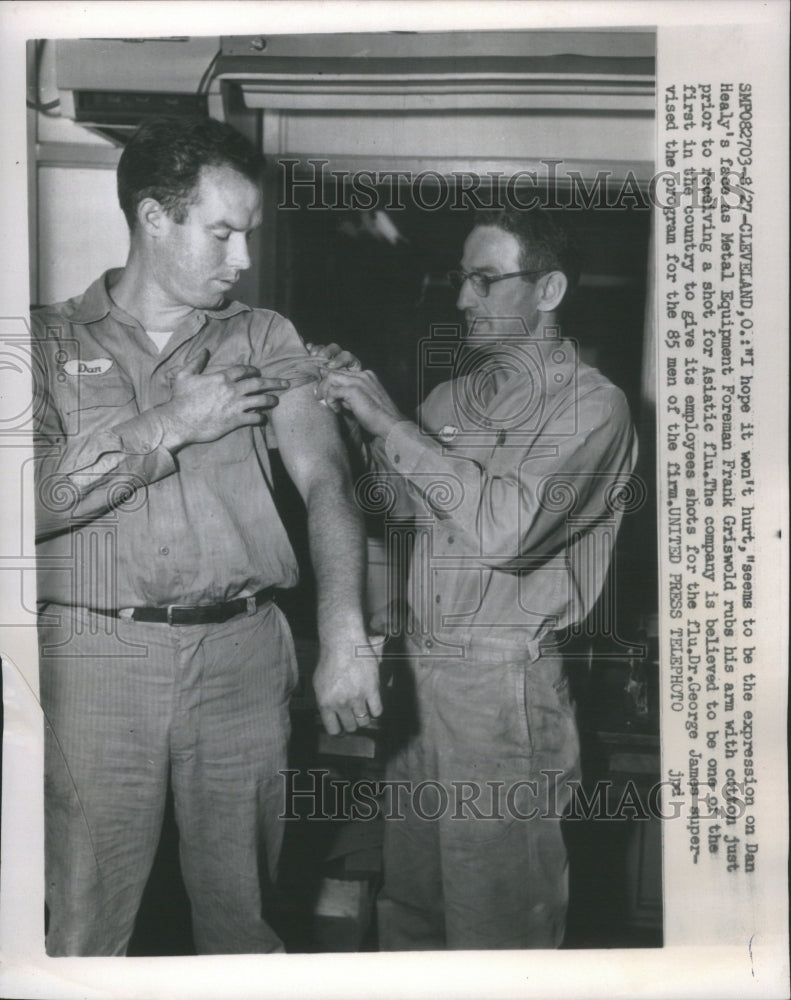 1957 Press Photo  Dan Healys Equipment Foreman Frank - Historic Images