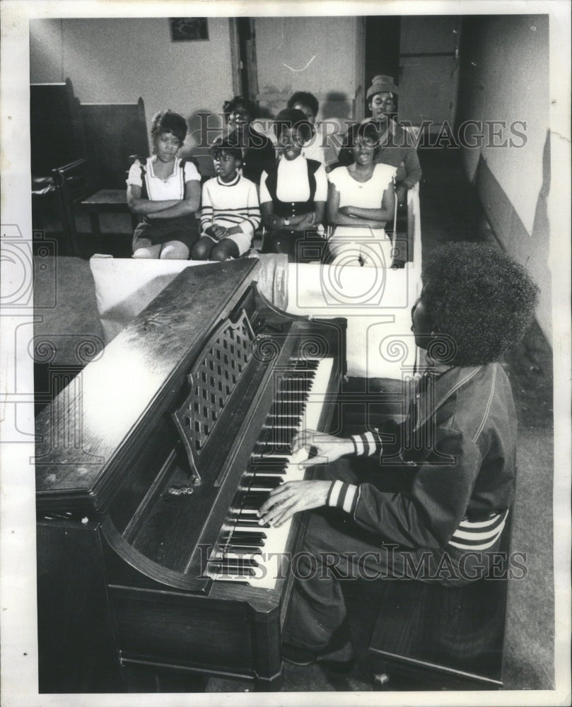 1973 Press Photo Convenant Concert Choir Denise Parker - Historic Images