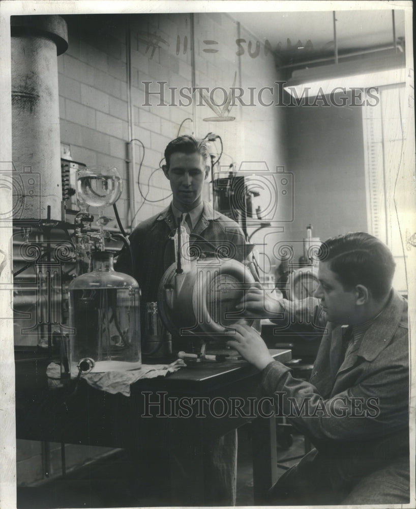1942 Technological Institute  Scientists - Historic Images