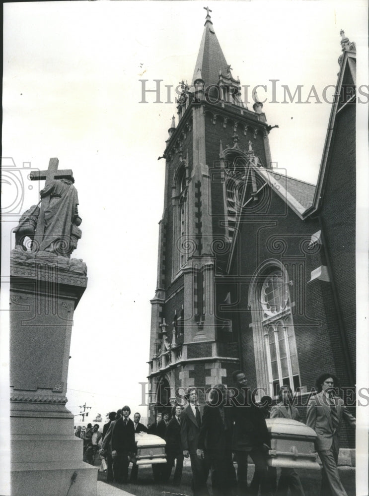 1973 Press Photo Angel Guardian Home Cemetery - RRU16917 - Historic Images