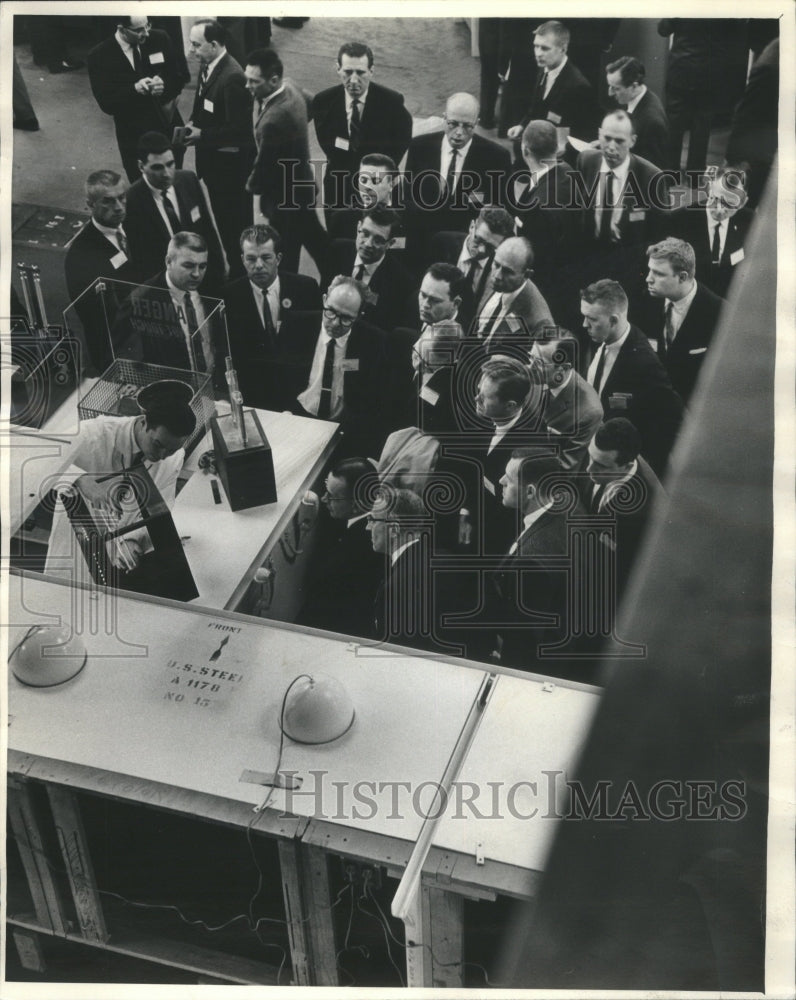 1966 Press Photo Research Development Trade Show Lab - Historic Images