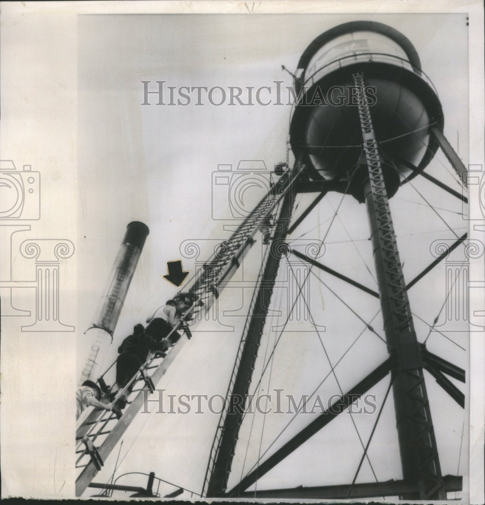 1958 Ladder Man Rescued Water Tower Fall - Historic Images