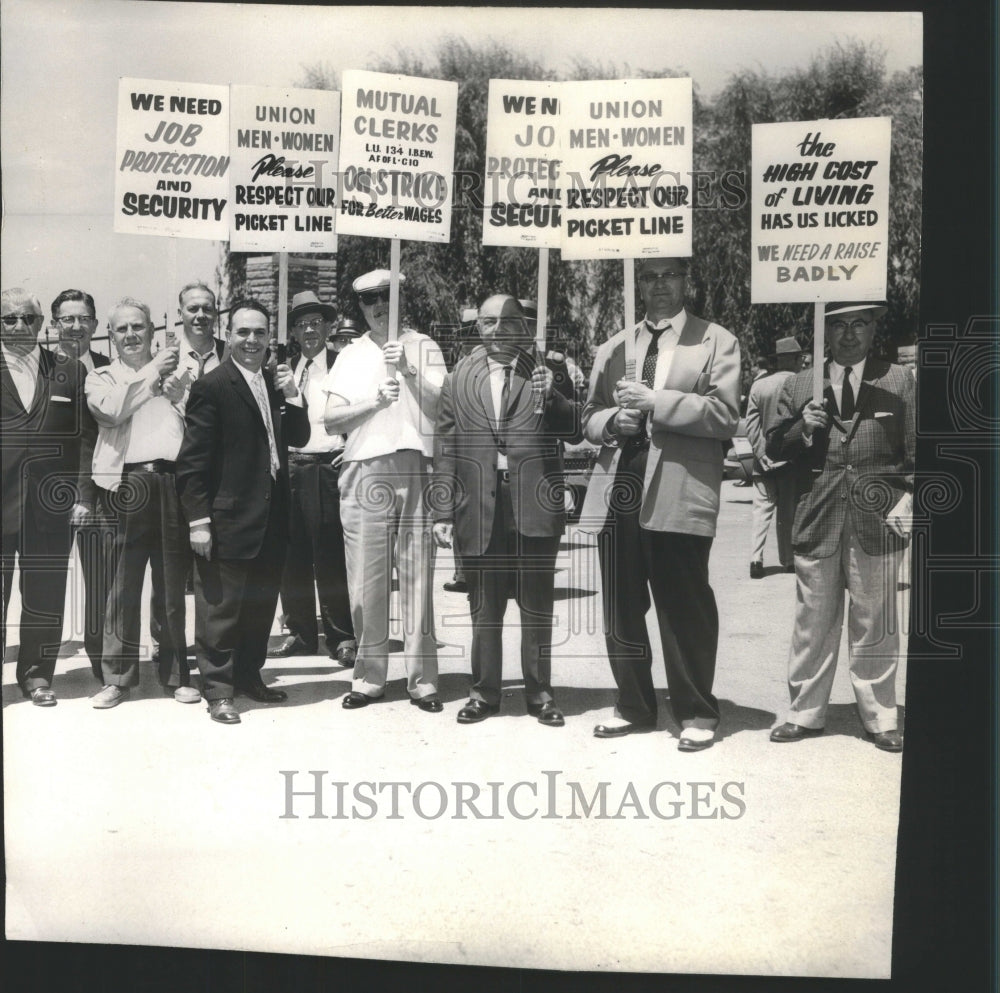 1960 Press Photo Picket Demonstration Washington Park - RRU17145 - Historic Images