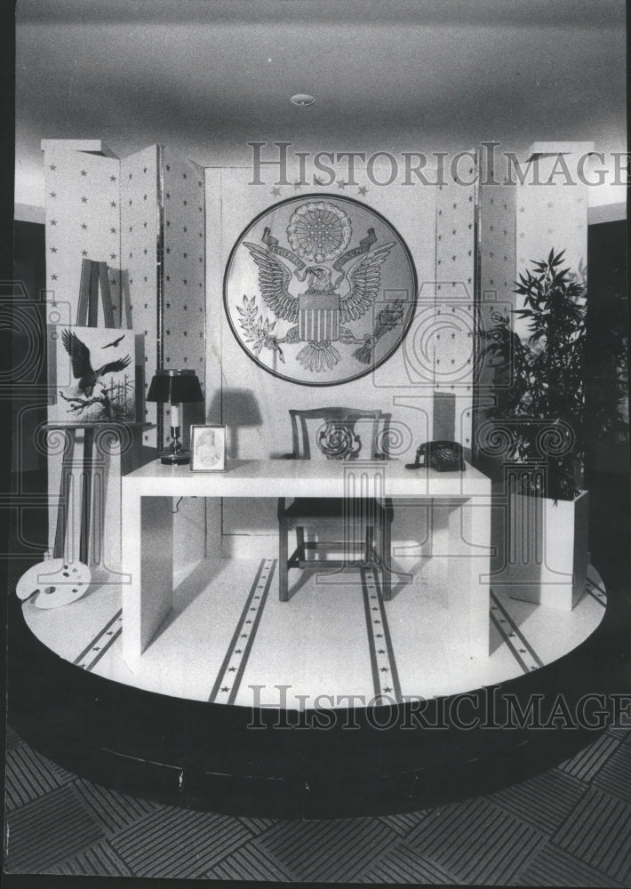 1976 Press Photo Interior Decor Display American Mart - Historic Images