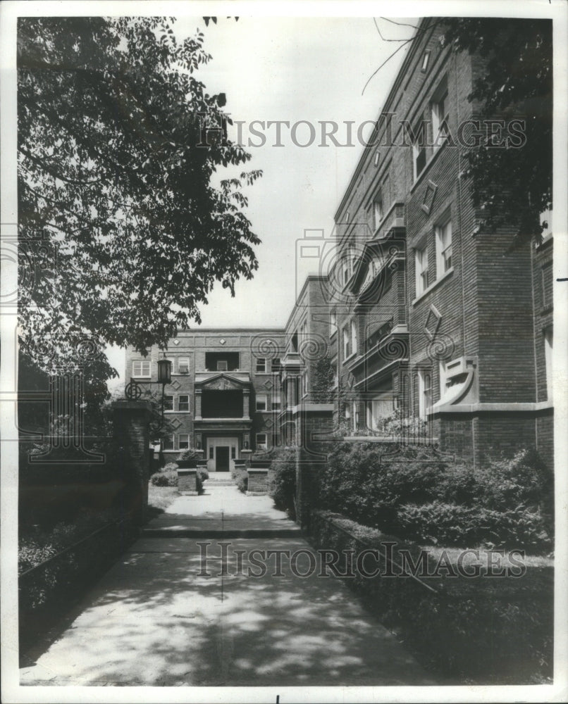 1974, Housing Condominiums Kenwood - RRU17327 - Historic Images